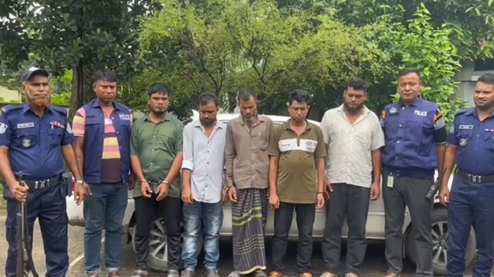 ধামরাইয়ে ডাকাতির প্রস্ততিকালে ৫ ডাকাত গ্রেপ্তার