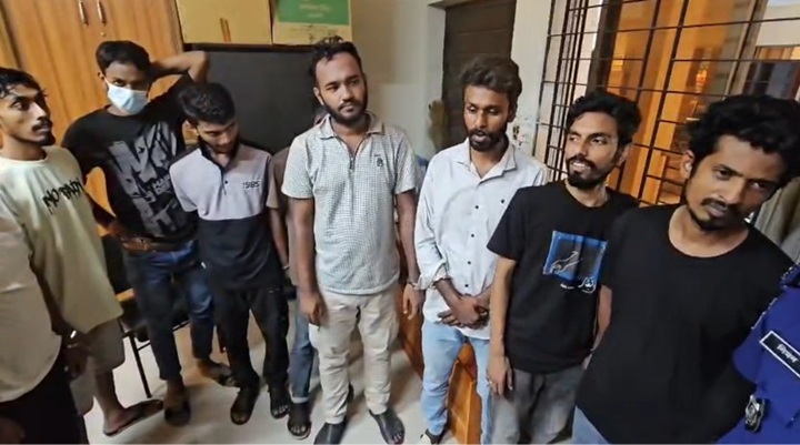 সাভারে প্রকাশ্যে ইয়াবা সেবন, ৯ জনকে ভ্রাম্যমান আদালতের সাজা