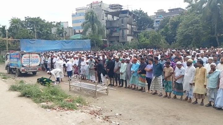 আমিনবাজারে শোকের ছায়া: কলকাতায় অগ্নিদগ্ধ বাবুকে চির বিদায়
